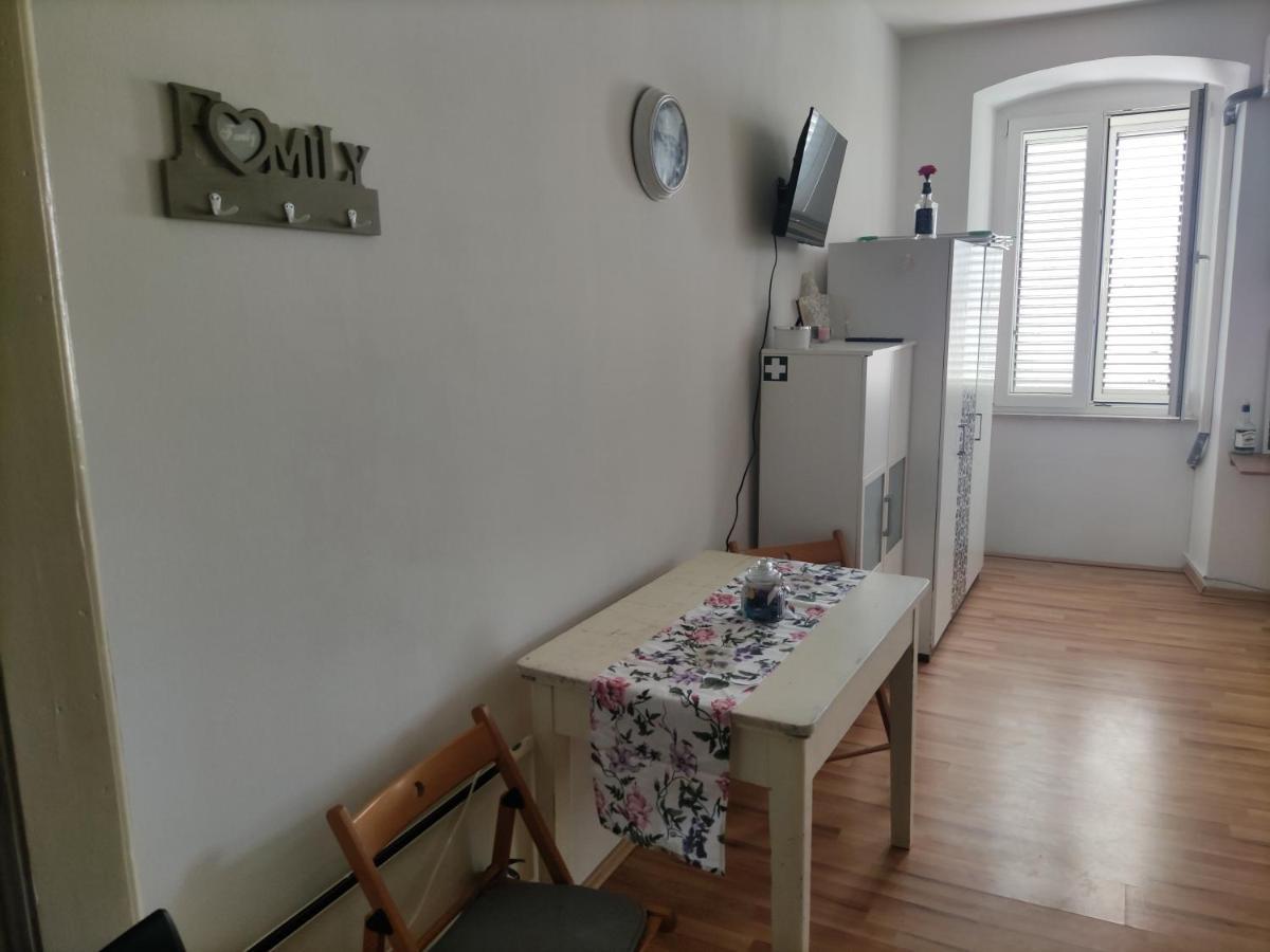 Studio Apartment Kontiki Rijeka Exterior photo